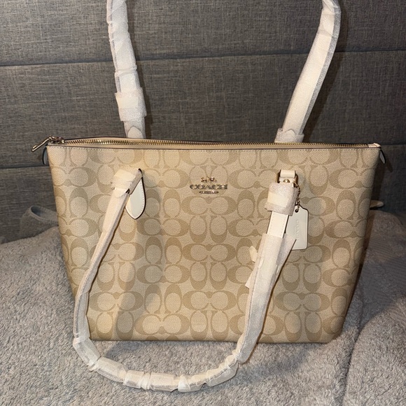 BNWT coach gallery tote bag - Picture 2 of 4